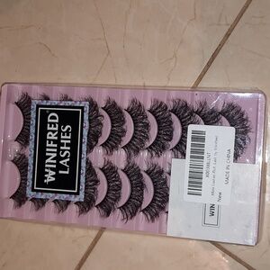NIB AUTHENTIC Winifred lashes 10 pairs